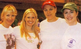 candid0120.jpg - Terri with Kelley Menighan Hensley (Emily, ATWT) and Martha Byrne (Lily, ATWT) at the Douglas Cole-Hatchard American Heart Walk on May 2, 2004 (Photo by Sue Coflin)