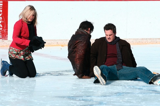candid0251.jpg - Terri, Michael Park and Austin Peck ice skating in Central Park, NY in November 2007  (Thanks to 'Julie Pinson Online' for this picture)