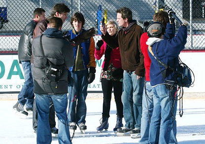 candid0252.jpg - Terri, Michael Park, Mick Hazen and Austin Peck filming in Central Park, NY in November 2007