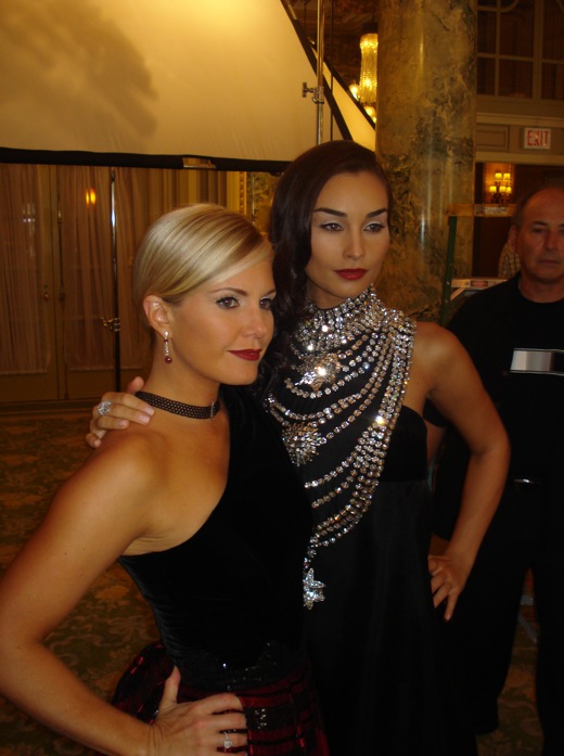 candid0286.JPG - Terri and Ewa da Cruz (Vienna, ATWT) at  a Presidential photo shoot in Washington DC in August 2008  (Thanks to 'Julie Pinson Online' for this picture)