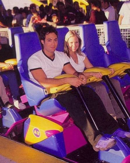 artie0022.jpg - Terri and Artie at New Jersey's Six Flags Great Adventure in the fall of 2001 (Photo by Sue Coflin)