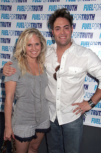 artie0047.jpg - Terri and Artie at the Fuel For Truth charity event at Sol in NYC  on July 21, 2006