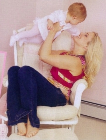 children0011.jpg - Terri and Julia (Photo by Arthur Cohen)