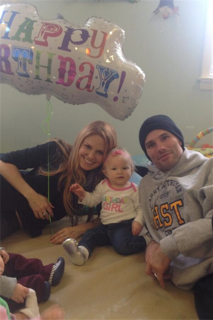 children0055.jpg - Terri with Keira and Austin in November 2013 - courtesy of Terri's Twitter page