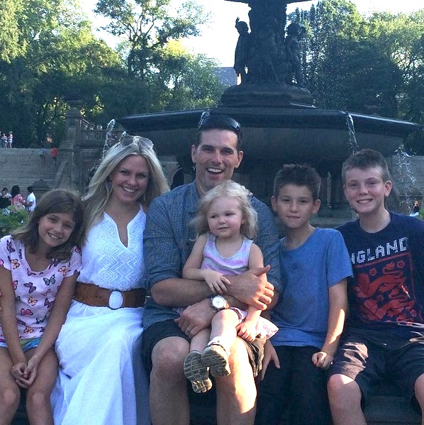 children0071.jpg - Terri with Keira, Julia, Aidan, Roman, and Austin in August 2015 - courtesy of Terri's Instagram page