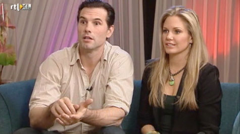 2012_Ushi_07.jpg - Terri being interviewed on the television show  "Ushi & The Family" (December 15, 2012)