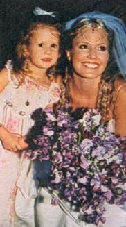 t0096.jpg - Terri on her wedding day - September 7, 2001