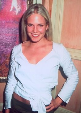 t0098.jpg - Terri in 2001 (photo by Steven Bergman)