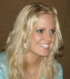 t0221.jpg - Terri at a fan club event on April 16, 2005