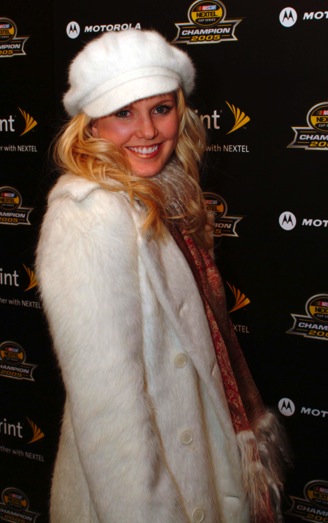 t0240.jpg - Terri at the 2005 NASCAR NEXTEL CUP SERIES CHAMPIONÕS PARTY on December 1, 2005 (photo by Patrick McMullan) (Thanks to 'Julie Pinson Online' for this picture)