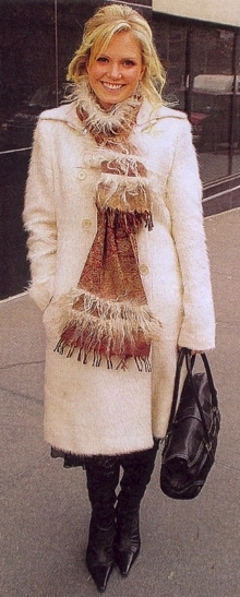 t0252.jpg - Terri outside "The View" for the Daytime Emmy nominations on February 8, 2006 (photo by Sue Coflin)