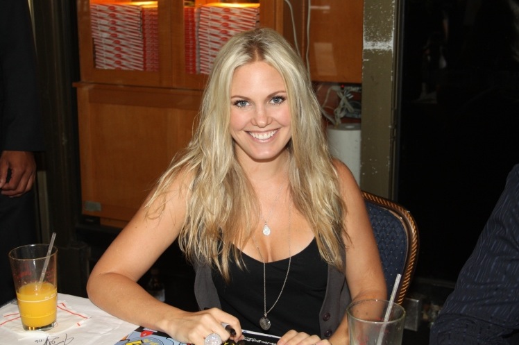 t0562.jpg - Terri at the 24th Annual Broadway Cares/Equity Fights AIDS Flea Market and Grand Auction held in Shubert Alley, New York City on September 26, 2010