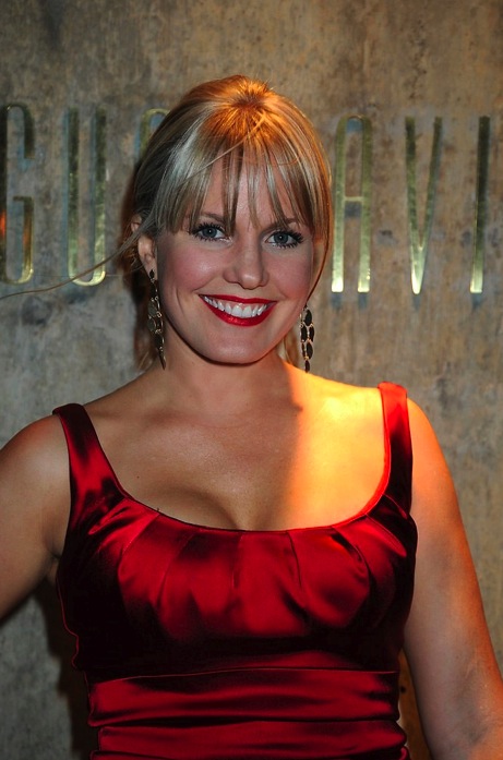t0570.jpg - Terri attended the ABC Casino Night on October 28, 2010 at Guastavinos in New York City (photo by Robin Platzer) (thanks to http://terriconn.proboards.com for this picture)